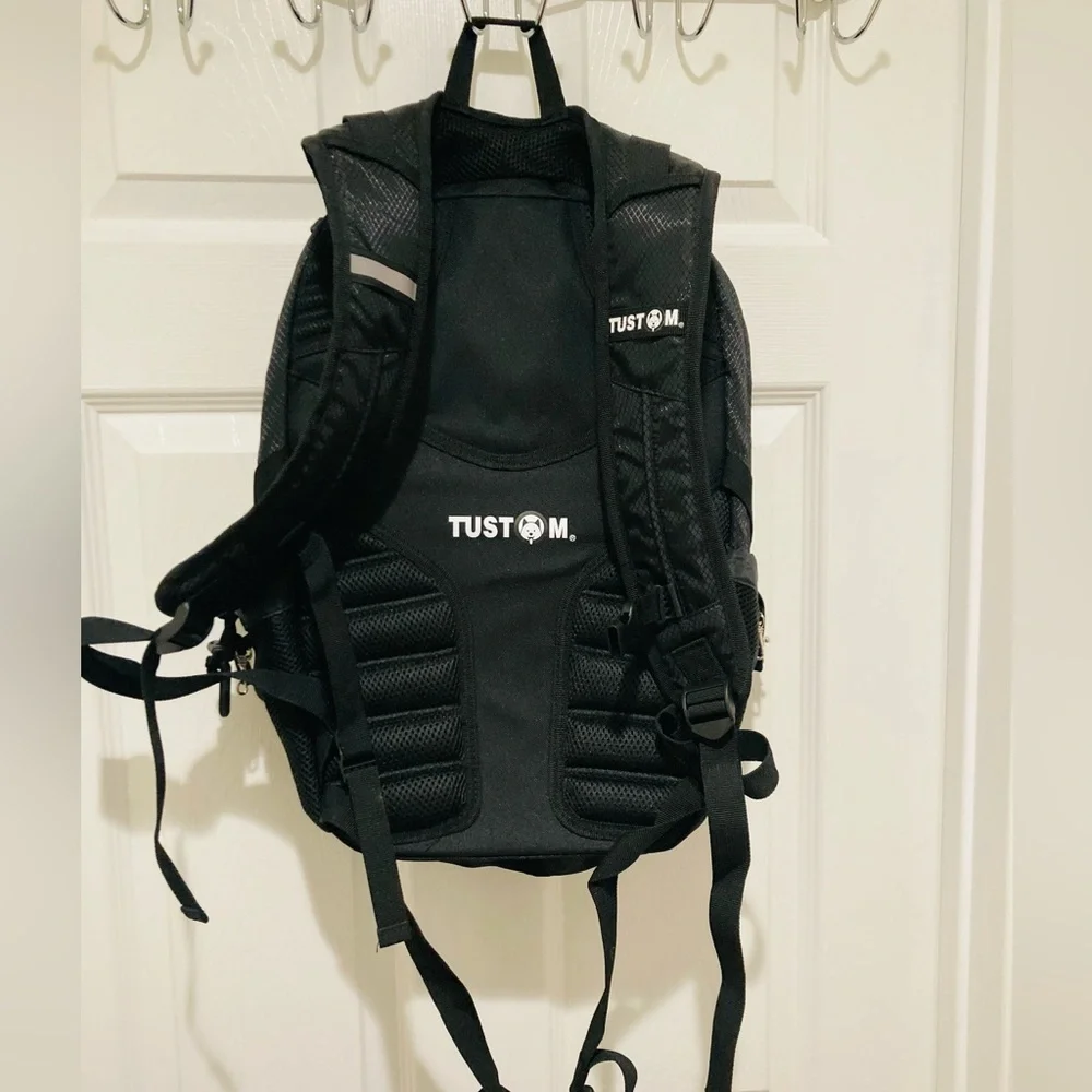 LIKE NEW Tustom Dog Carrier Backpack 🐶‎ 🐕 🎒